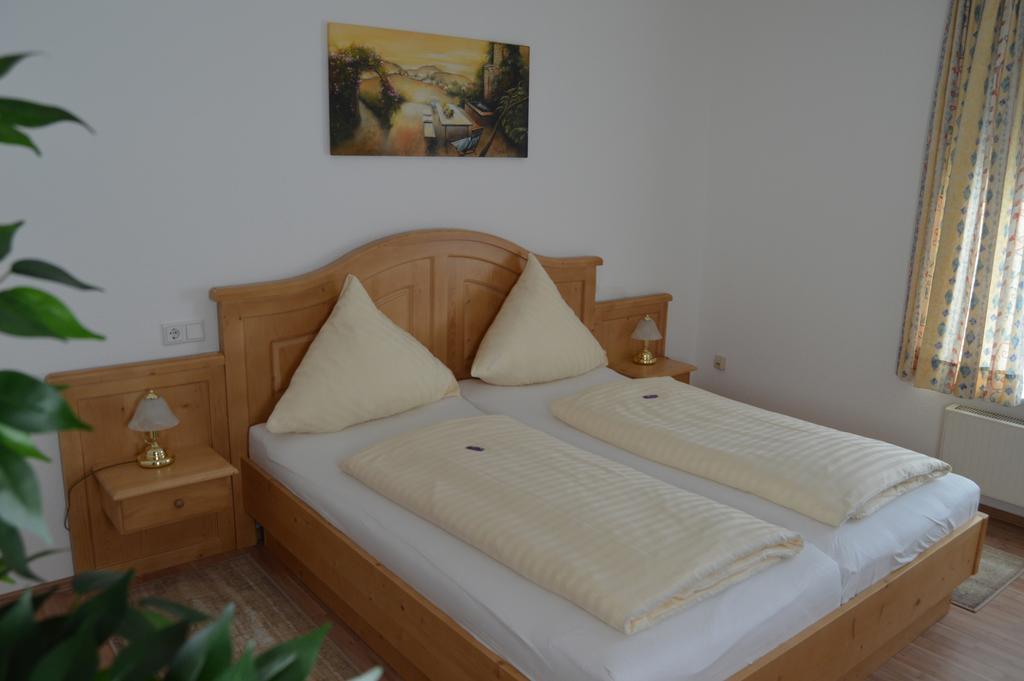 Hotel Haus Rameil 레네슈타트 객실 사진